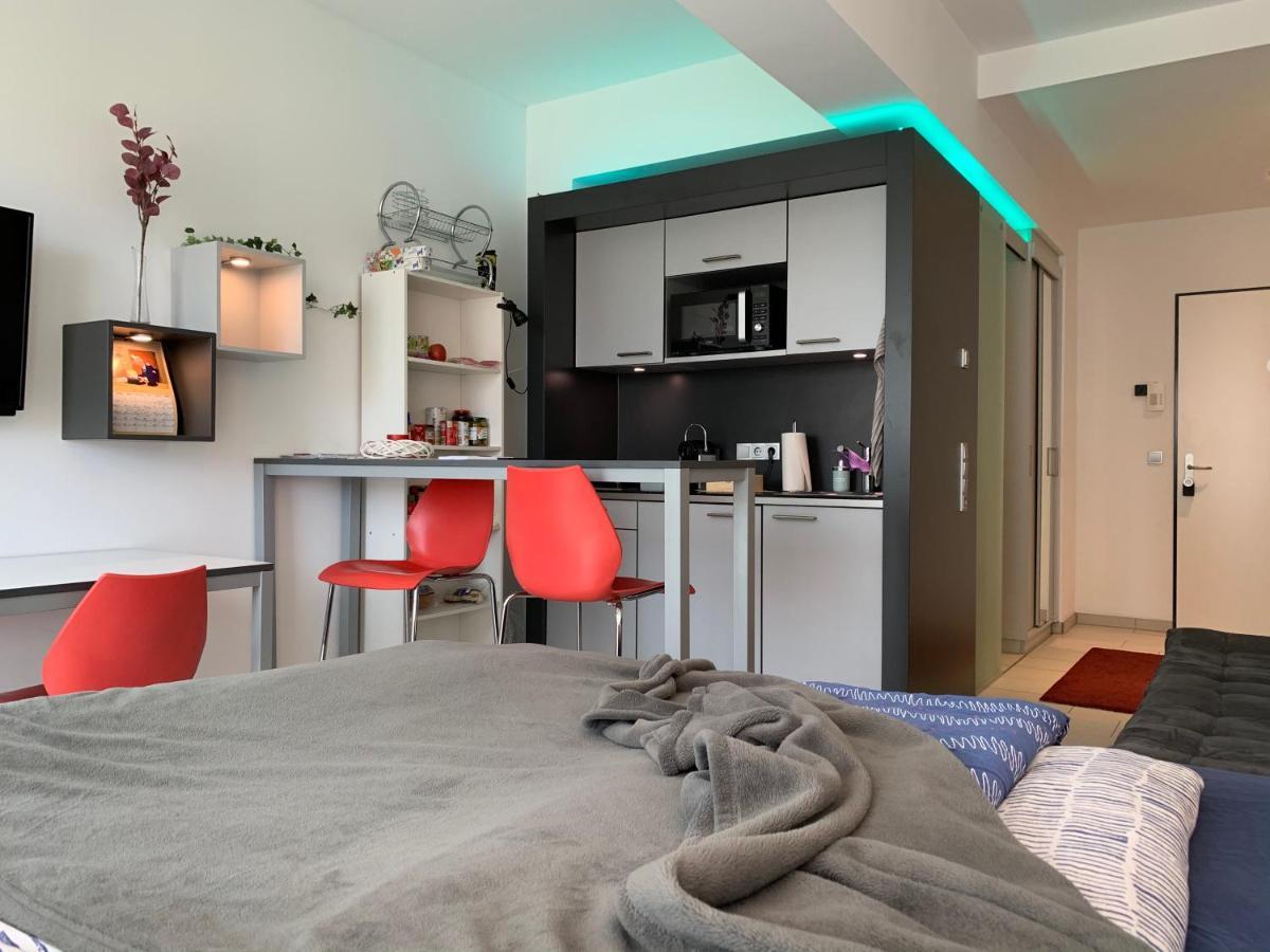 Exklusive WohlfüHloase By Rabe - Parkplatz & Free Netflix & Coffee-Bar Apartment Karlsruhe Bagian luar foto